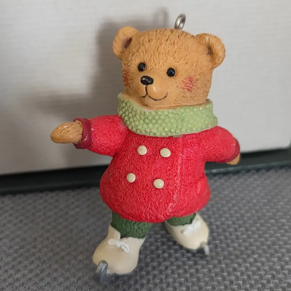 Hallmark Snow Cub Club Gracie Dexter Calvin Wendy Bears Ornaments 2002